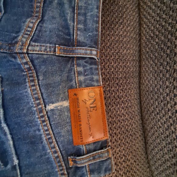 Shorts - Picture 4 of 4